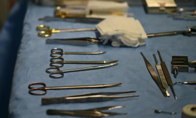 Couvoirs chirurgicaux oubliés dans le corps: l'IA est censée empêcher les "événements jamais"