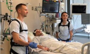 Les exosquelettes soulagent le personnel infirmier dans la vie quotidienne à l&rsquo;hôpital